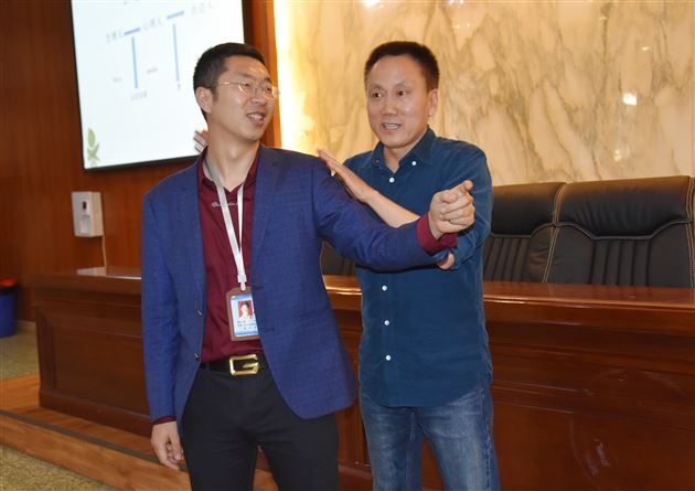 做幸福的人——棠外附小举办教师心理讲座