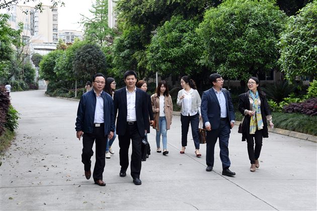 促进多语种课程建设,培养学生国际视野——外研社多语种图书赠书仪式与交流活动在棠外举行