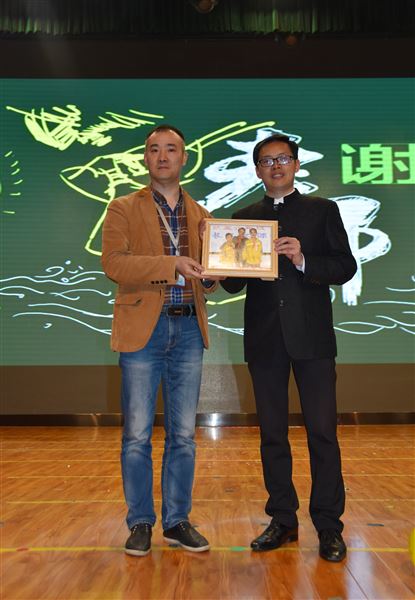 领略一代天骄——毛泽东的卓越才华和精彩人生<br />——记棠外附小教师讲堂第6期专题活动