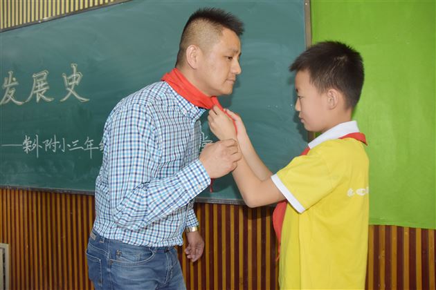 带你走进汽车的历史——记棠外附小三年级家长义工课堂