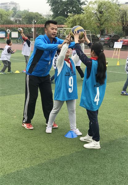 让排球精神在课堂扎根——棠外附小苏楠老师献课区教研活动