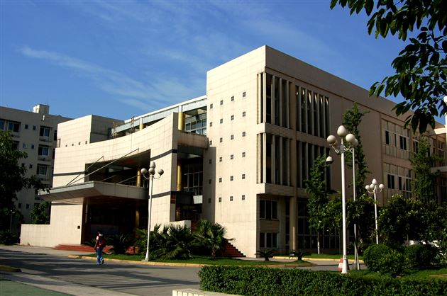 成都棠湖外国语学校食堂被四川省教育厅评为“四川省示范性标准化学生食堂”