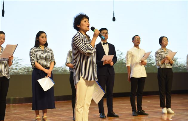 诗香文韵传千年,清吟雅颂品流芳——棠外初中部第一届“萌芽杯”朗读大赛隆重举行