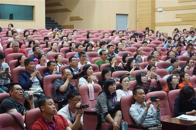 棠外孙晓晖老师受邀参加首届全国中小学主题班会创新案例展示