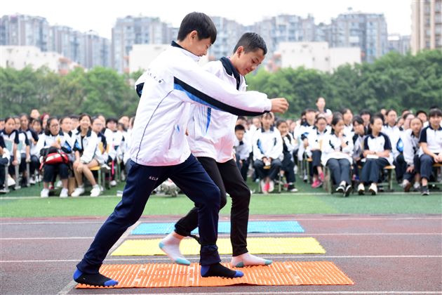 告别童年 拥抱青春——棠外初2016级举行“六一”儿童节庆祝大会