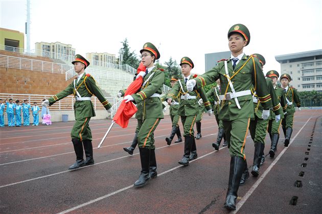 做棠外骄子 筑天府骄傲——记棠外附小2017——2018学年度开学典礼暨教师节表彰大会