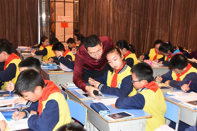 献技全国赛场,我校教师载誉而归——棠外附小郭飞老师为全国小学数学教学研讨会献课并荣获一等奖
