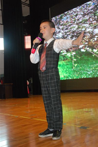 朗朗书声传雅韵,萌萌稚子演经典——记棠外附小经典学习展示活动