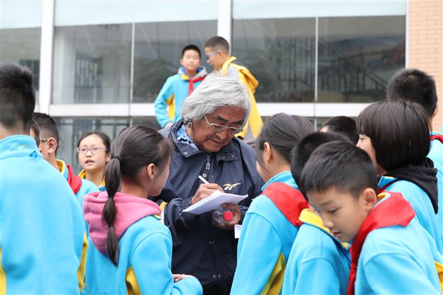 与著名美国诗人面对面——记棠外附小诗歌分享会