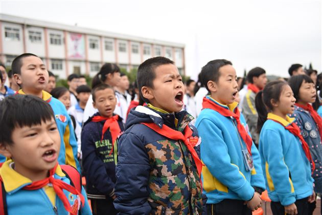 “同伴的力量”——成都棠湖外国语学校与新桥中学、新太初中、新太小学结对仪式暨关爱农村留守儿童帮扶活动