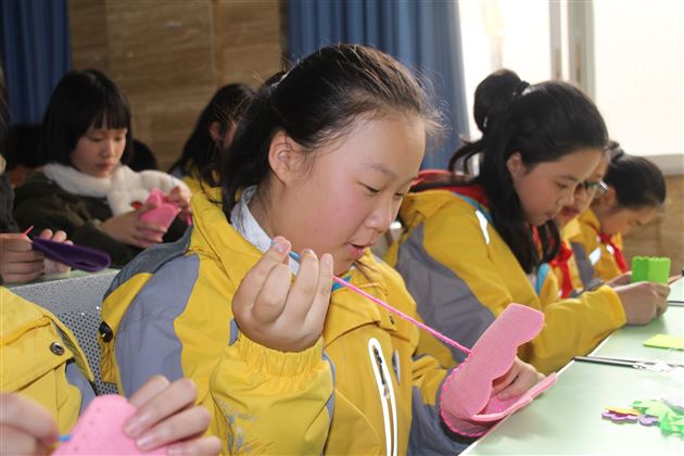 让书香伴随生命的历程——中小学教师读书略谈——记棠外附小刘旭工作室活动