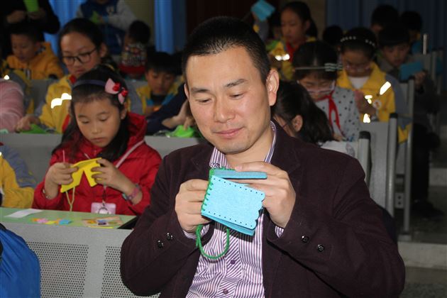 让书香伴随生命的历程——中小学教师读书略谈——记棠外附小刘旭工作室活动