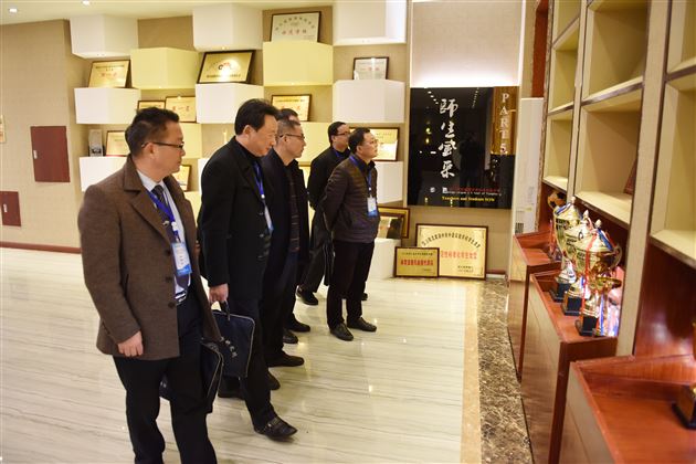 师培出高效 同行学真经——仁寿县教育管理领航人才培养工程成都培训班全体学员到棠外学习经验