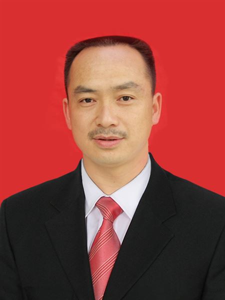 王天贵,男,1966年01月生,1983年8月参加工作,1996年3月加入中国共产党,本科学历,党委委员、常务副校长。