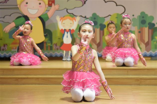 深航带你去飞行——航空儿童立体书走进棠外实验幼儿园