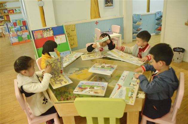 深航带你去飞行——航空儿童立体书走进棠外实验幼儿园