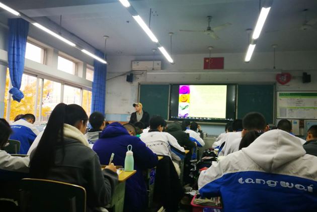 品文字,析文章,教学相长——记高中语文教研组研讨课