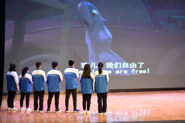 演绎外语魅力 展示学子风采——记棠外第十五届“外语文化艺术节”高2017级英语配音比赛
