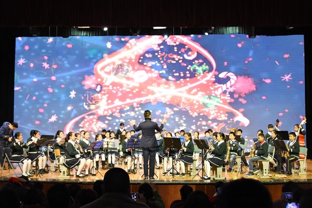 聆听花开的声音 点亮七彩的童年——棠外附小隆重举行2017级学生入学百日庆典活动