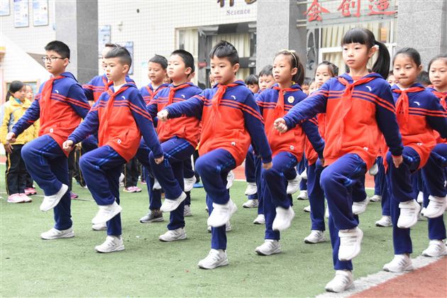 队列展现班级面貌 拼搏赢得集体荣誉