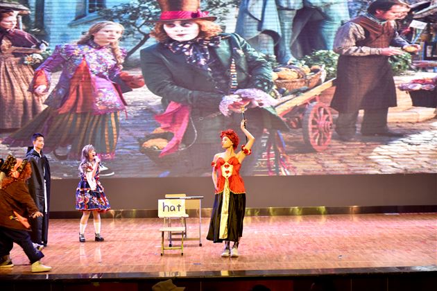 演绎话剧经典,展现学子风采,彰显外语特色——记棠外第十五届“外语文化节”高2016级话剧展演活动