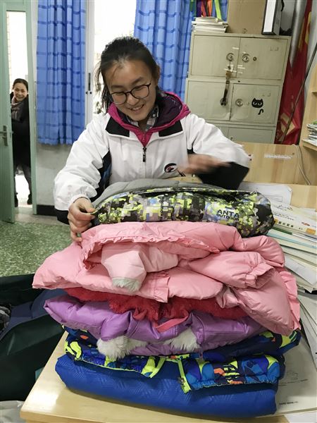 这个冬天不太冷——记棠外初三年级组捐赠甘肃省陇西县贺家川村小学活动