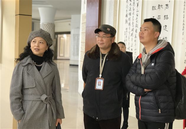 市、区美术教研员莅临棠外指导美术、书法教学工作