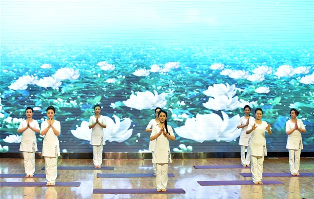 天地五九凛冽风 棠外新春喜意浓——棠外隆重举行2018年教职工迎新春联欢会