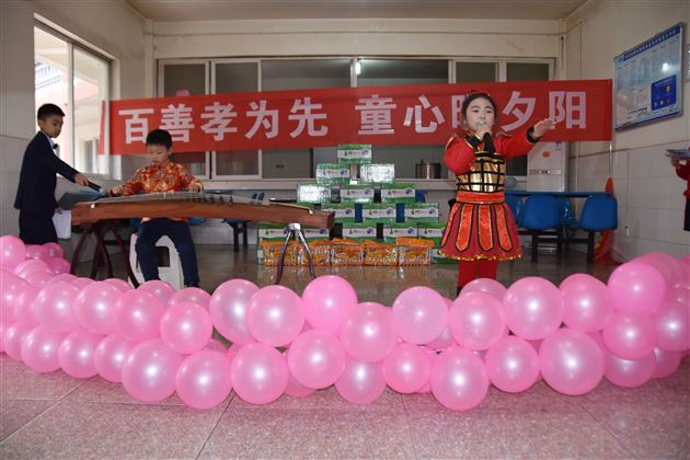 百善孝为先 童心暖夕阳——记棠外附小党员、少先队员代表赴黄甲敬老院进行新春慰问演出