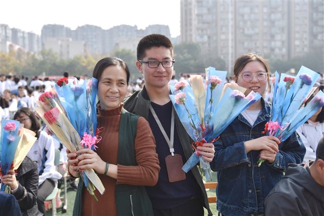 激扬学子意气 奏响青春乐章——棠外举行初2015级中考冲刺誓师大会