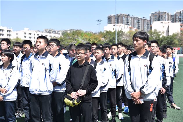 生命可贵 防患未然——棠外师生开展公寓紧急逃生疏散演练