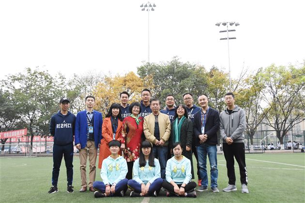 “十城市” 体研会刘端文理事长莅临棠外附小进行体育课题研究与教学工作指导