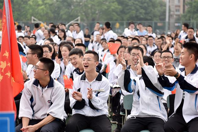 意气风发棠外人矢志无悔青年心——记棠外2018年“青春的步伐”五四青年节系列活动