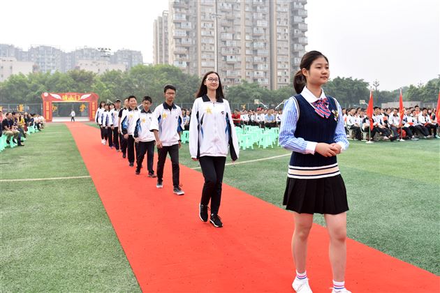 意气风发棠外人矢志无悔青年心——记棠外2018年“青春的步伐”五四青年节系列活动