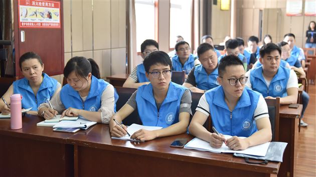 四川省青少年机器人竞赛裁判员资格认证暨首届城市青少年机器人联谊赛赛事培训在棠外举行