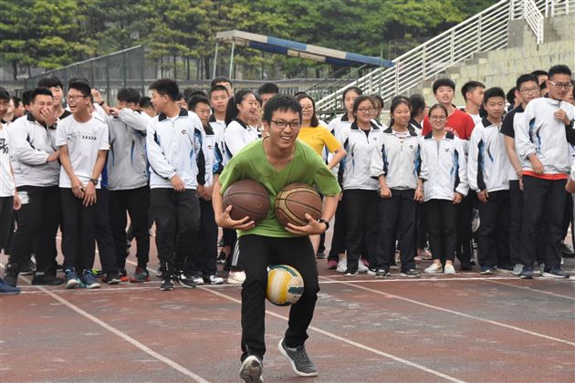 奋斗不止运动不息——记棠外初三趣味运动会