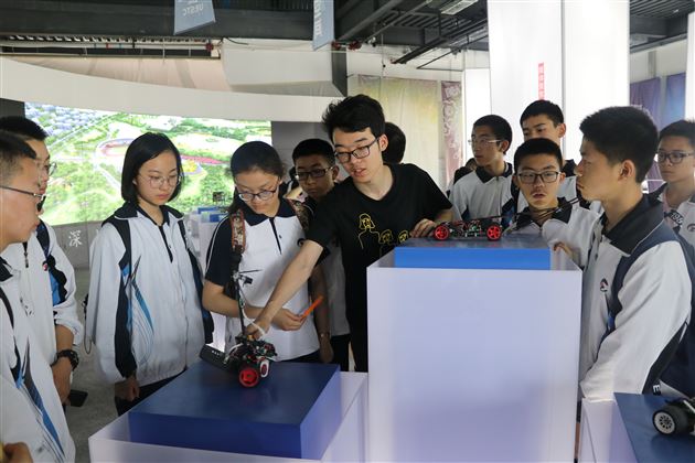 大学之大学问之深——记棠外拓展延伸班赴电子科技大学生涯规划研学之旅
