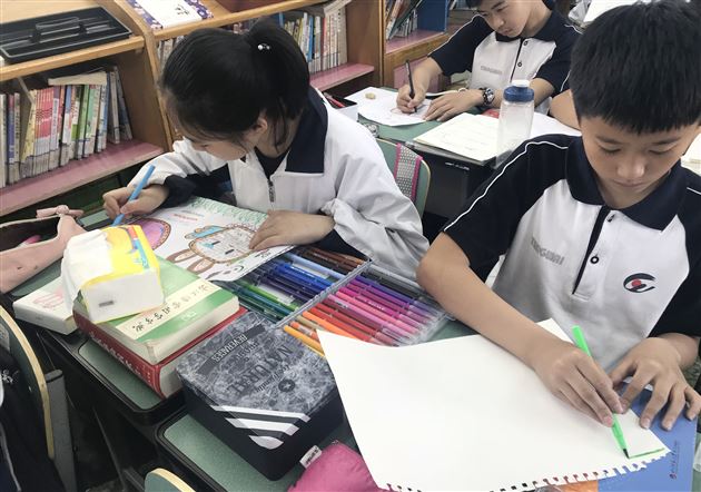 绘五彩小报展美丽心灵——记棠外“5.25心理健康节”系列活动(三)