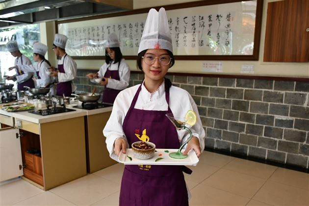 “Play with Chuançais”—— A Journey of International Department of Tangwai to the Mecca of Sichuan Culinary Art