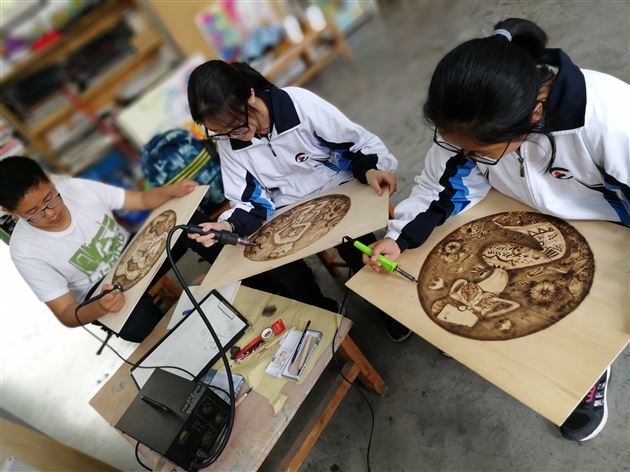 棠外初中美术《沐阳》系列烙画作品喜获2018年成都市双流区中小学生艺术节美术比赛特等奖