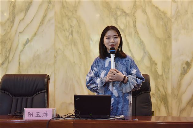 生命以痛吻我我要报之以歌——棠外成功举办第十期修身大讲堂活动·《我们长大啦》阅读分享会