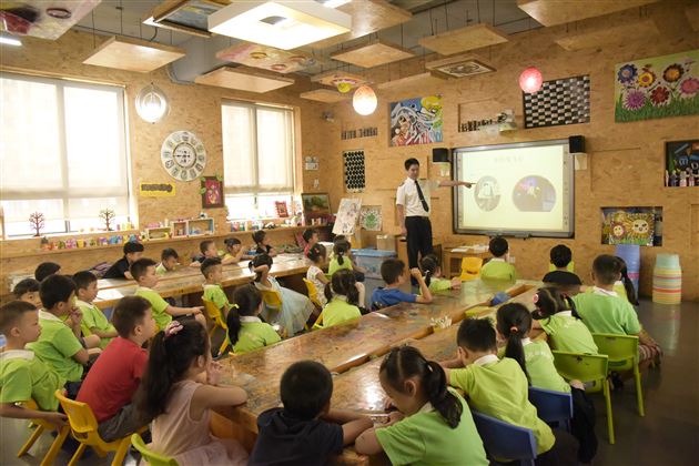 和爸爸妈妈一起过“六一”——记棠外实验幼儿园家长进课堂活动