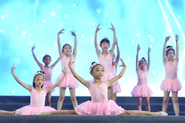 绚丽缤纷的舞台看我们精彩演绎——棠外附小隆重举行2017——2018学年度学生综合素质展示活动