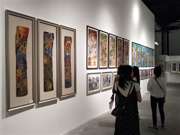 棠外附小师生代表参加成都市第十二届中小学艺术节美术展评及工作坊展示活动