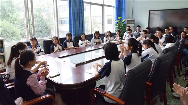 资深学霸支招,共话高三备考——王浸伊、钟宇辰与棠外高2016级学生进行学习经验交流