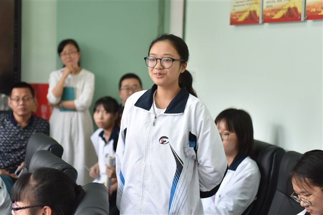 资深学霸支招,共话高三备考——王浸伊、钟宇辰与棠外高2016级学生进行学习经验交流