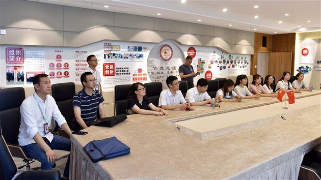 成都武侯区教育党建考察团莅临棠外参观交流党建工作