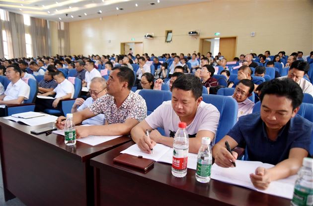 棠外党委在双流区校(园)长专题培训会议上做交流发言