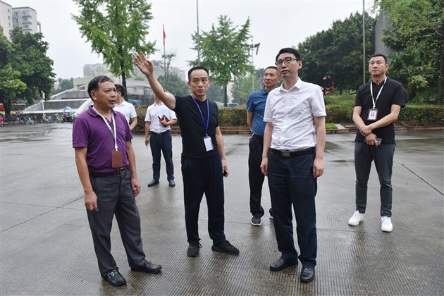 双流区委常委、统战部长董成一行调研指导棠外工作