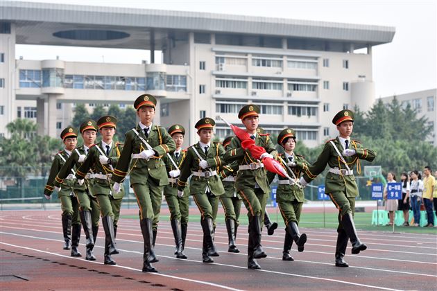 加油,向未来——棠外初中部隆重举行新学年开学典礼暨教师节庆祝表彰大会